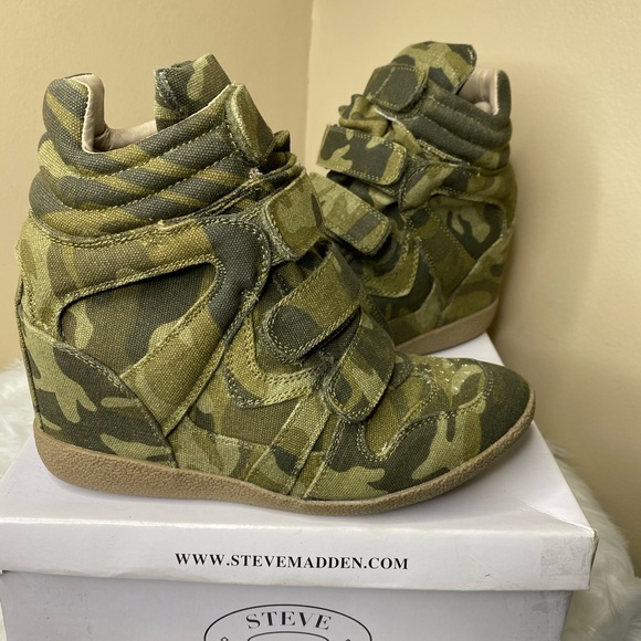 steve madden wedge sneakers camo